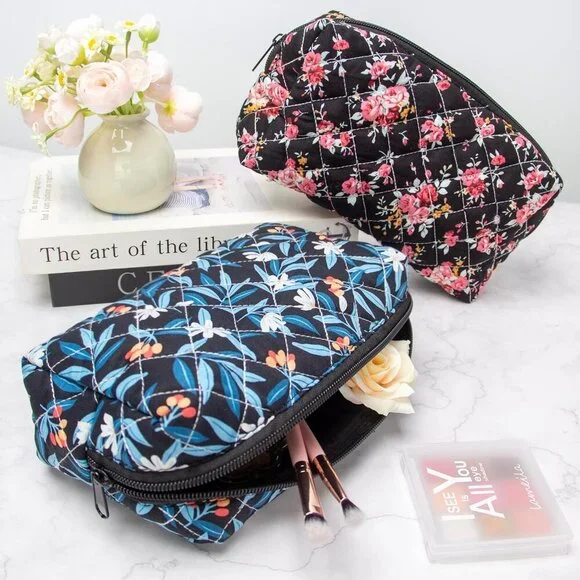 Vintage Quilted Makeup Bag Cosmetic Pouch for Brushes Pencils and Travel Make Up - Picture 3 of 7